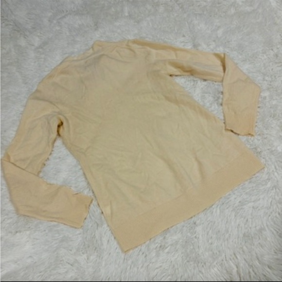 Banana Republic Italian Wool-Cashmere Blend Tunic
Sweater Cream Size Medium - Picture 6 of 9